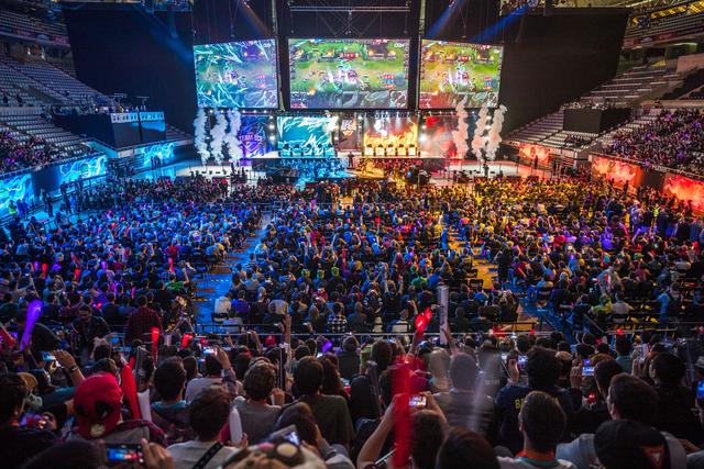 更加接近亚 更加接近亚