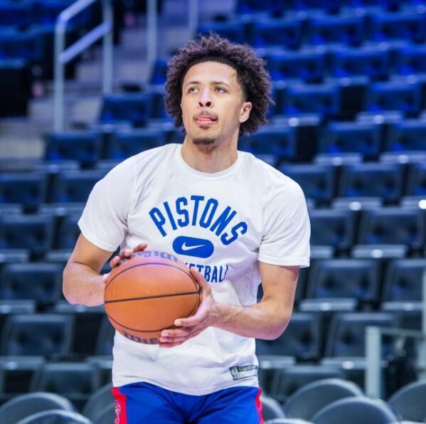 队教练卢伟 队教练卢伟