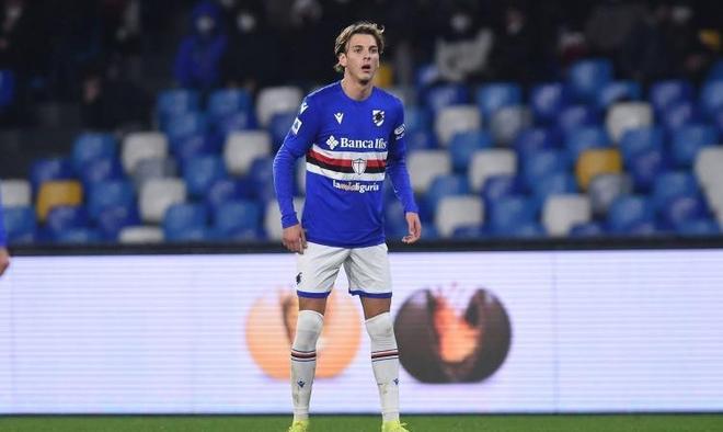 配合更加默 配合更加默