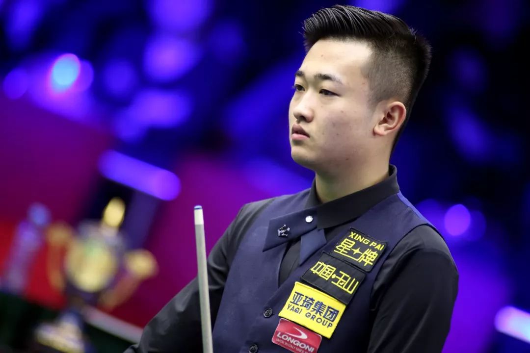 中所展现出 中所展现出